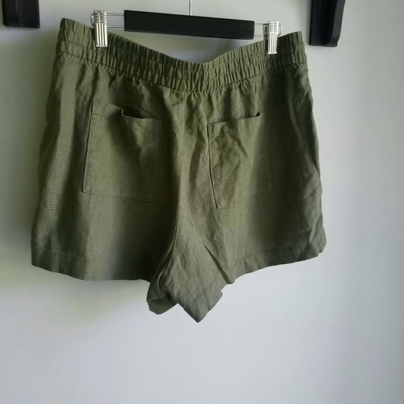 GAP Linen Shorts - Picture 2 of 7